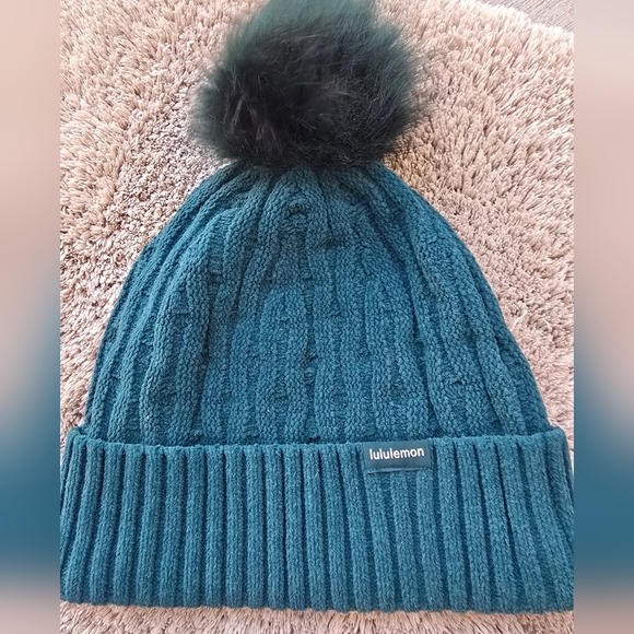 Lululemon Athletica Teal Knit Beanie - Picture 6 of 6